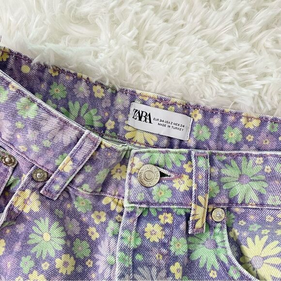 Zara Floral Straight Fit High Waisted Denim Shorts in Lilac - Picture 4 of 4